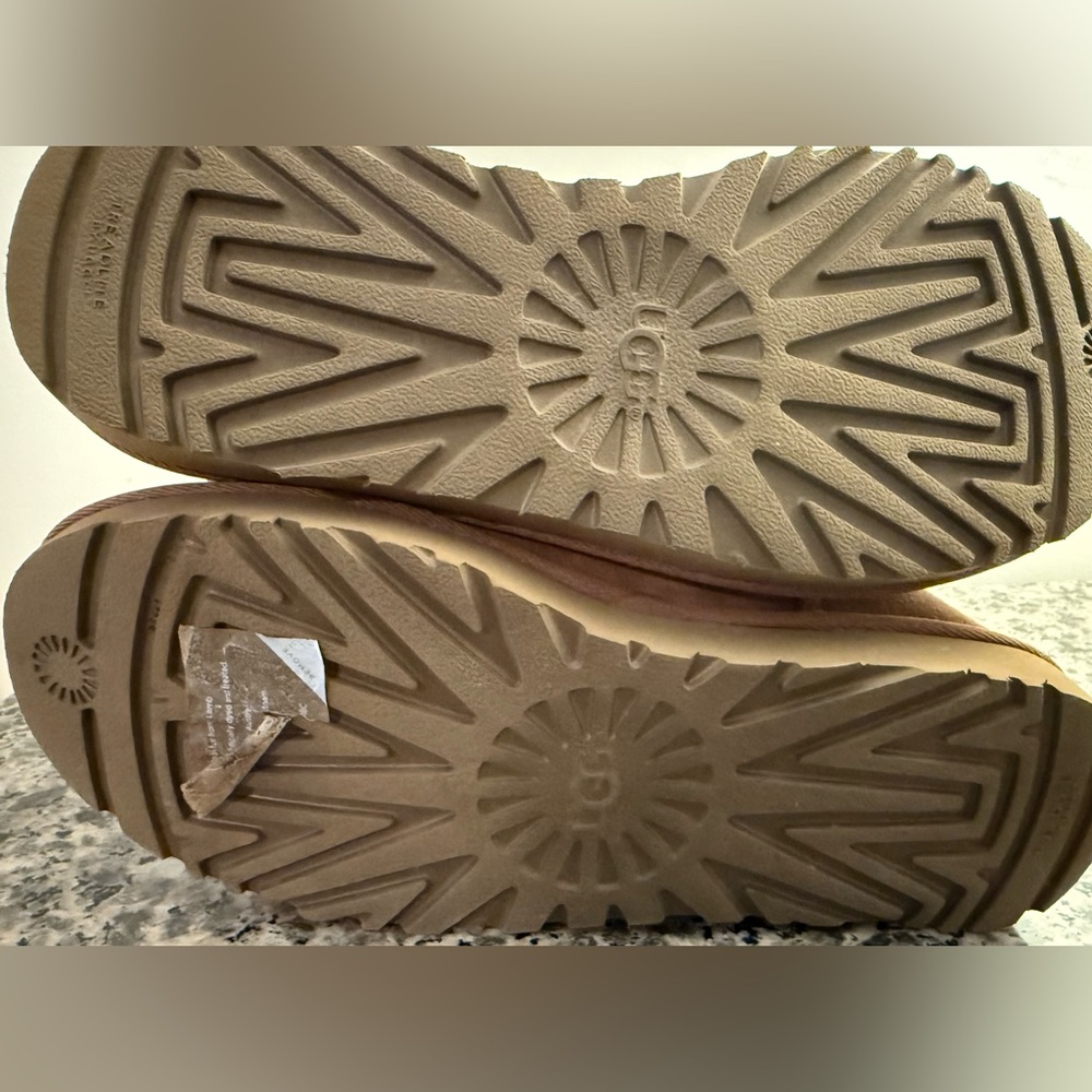 UGG Classic Tall ll Tan Suede Boots New condition - Picture 6 of 8